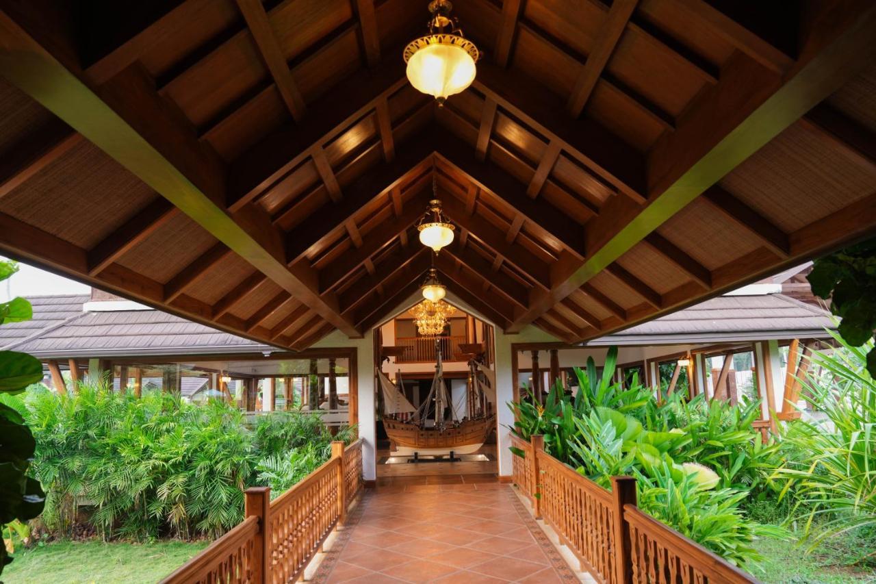 Gokulam Grand Resort & Spa, Кумараком Экстерьер фото